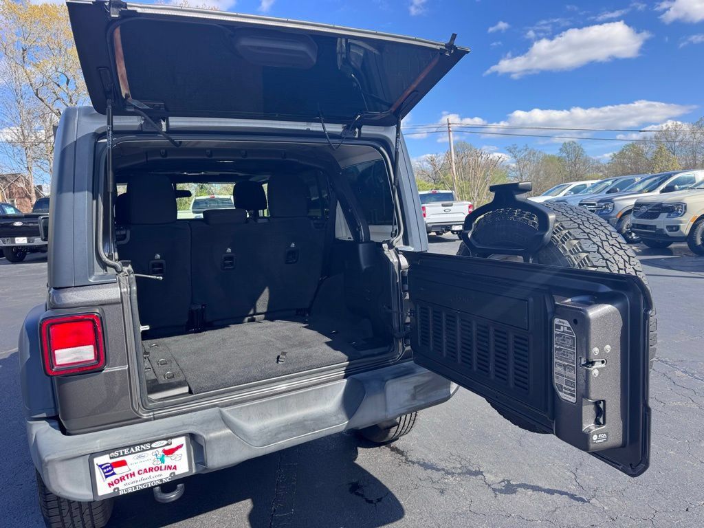 Used 2021 Jeep Wrangler Unlimited Sport AWD/4WD image 35