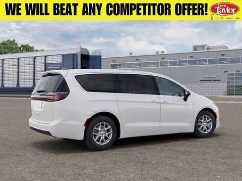 New 2027 Chrysler Pacifica Select FWD image 4