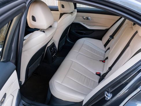 Used 2020 BMW 330i Sedan w/ Convenience Package image 28