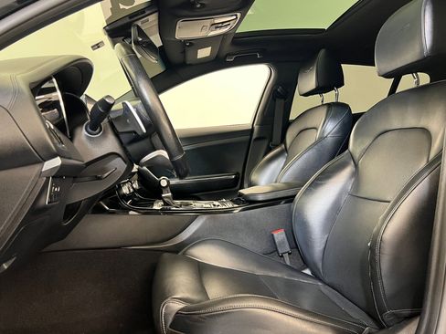 Used 2022 Kia Stinger GT-Line w/ Sun & Sound Package image 5