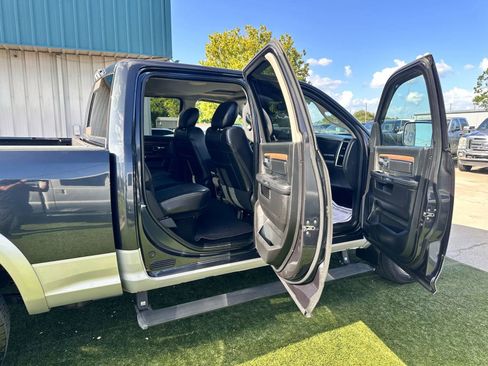Used 2017 RAM 2500 Laramie w/ Convenience Group image 9