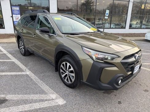 Used 2024 Subaru Outback Premium image 11