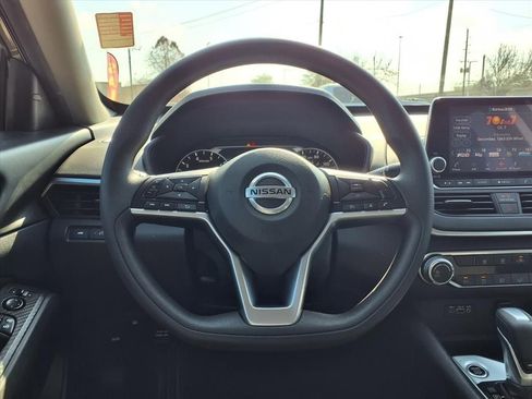 Used 2022 Nissan Altima 2.5 SV image 12
