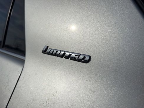 Used 2016 Toyota 4Runner Limited image 4