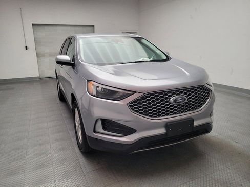 Used 2023 Ford Edge SEL image 14