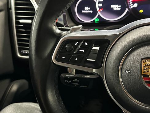 Used 2022 Porsche Cayenne AWD/4WD image 26