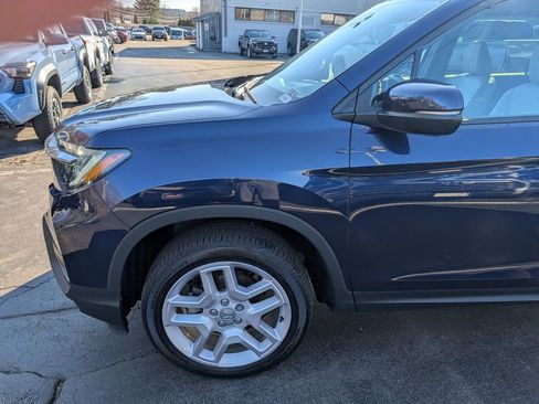 Used 2024 Honda Passport EX-L image 2