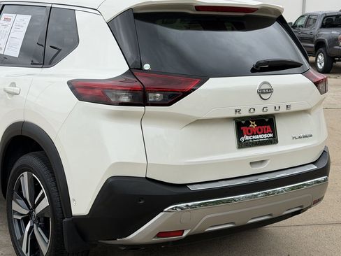 Used 2023 Nissan Rogue Platinum FWD image 7