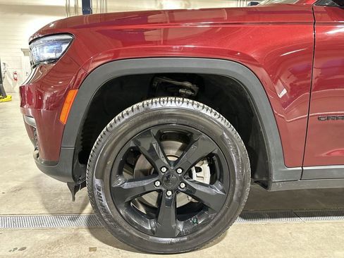 Used 2023 Jeep Grand Cherokee L Laredo image 18