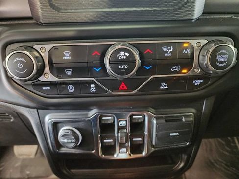 Used 2023 Jeep Wrangler Unlimited Sport AWD/4WD image 26