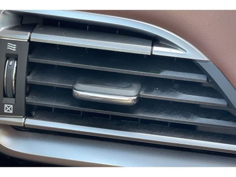 Used 2022 Subaru Outback Touring w/ Popular Package #2 image 28