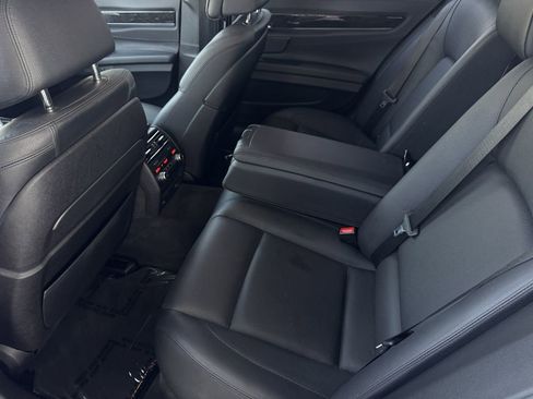 Used 2014 BMW 740i image 21