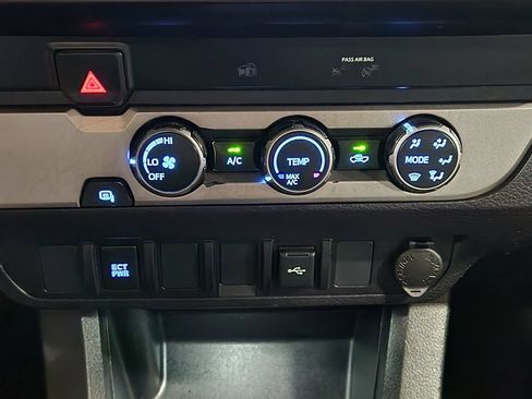 Used 2021 Toyota Tacoma SR RWD image 38