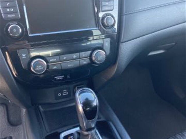 Used 2019 Nissan Rogue SV FWD image 12