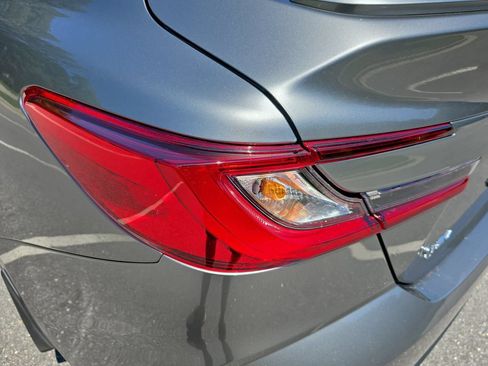 Used 2026 Toyota Camry SE FWD image 36