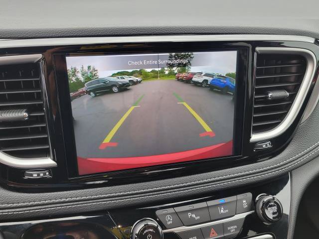 New 2027 Chrysler Pacifica Select FWD image 15