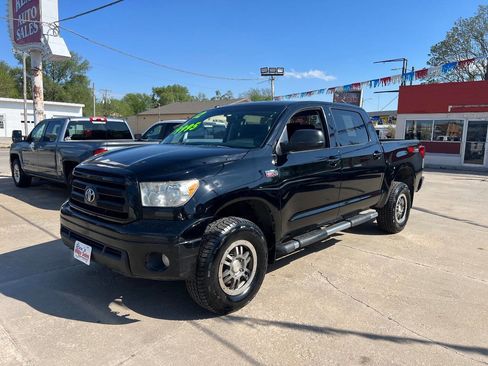 Used 2012 Toyota Tundra 4x4 CrewMax image 2