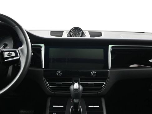 Certified 2022 Porsche Macan S AWD/4WD image 11
