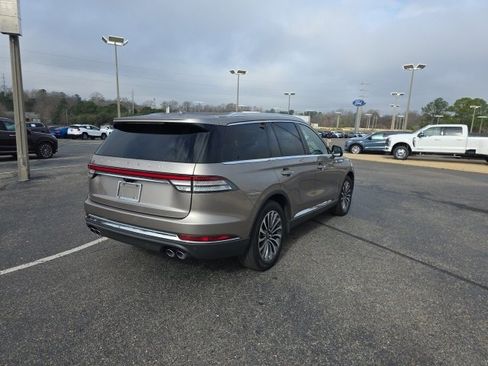 Used 2020 Lincoln Aviator Reserve w/ Elements Package Plus image 3