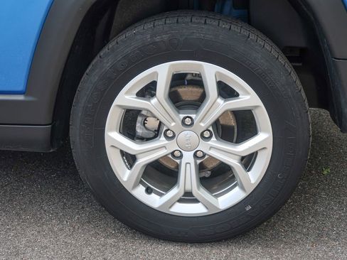 Used 2024 Jeep Compass Latitude AWD/4WD image 15