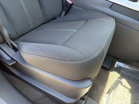 Used 2013 Ford Edge SE FWD image 30