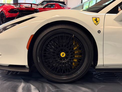 Used 2022 Ferrari F8 Tributo RWD image 5
