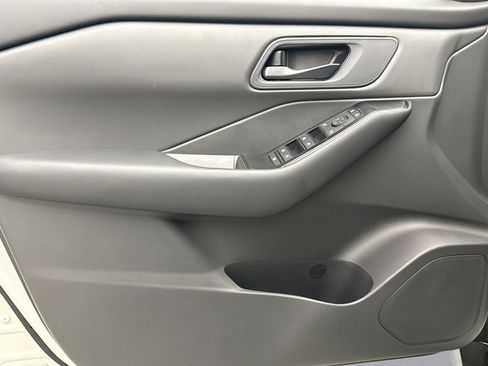 Used 2026 Nissan Rogue S image 9