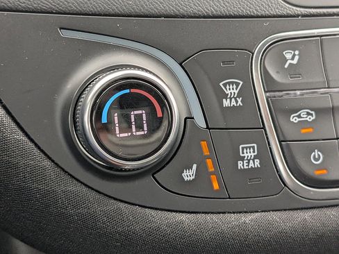 Used 2025 Chevrolet Malibu LT FWD image 19