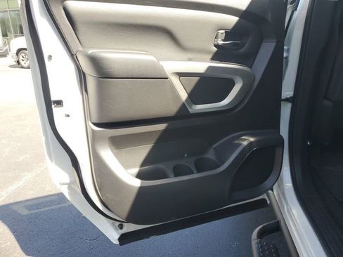 Certified 2024 Nissan Titan SV w/ SV Convenience Package image 11