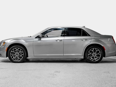 Used 2018 Chrysler 300 S AWD/4WD image 8