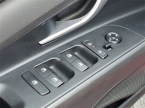 Certified 2024 Hyundai Elantra SEL w/ Convenience Package image 12