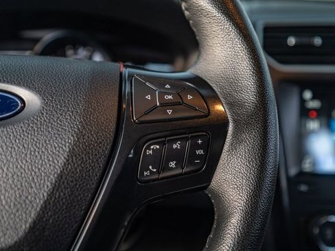 Used 2019 Ford Explorer XLT w/ XLT Sport Appearance Package image 17