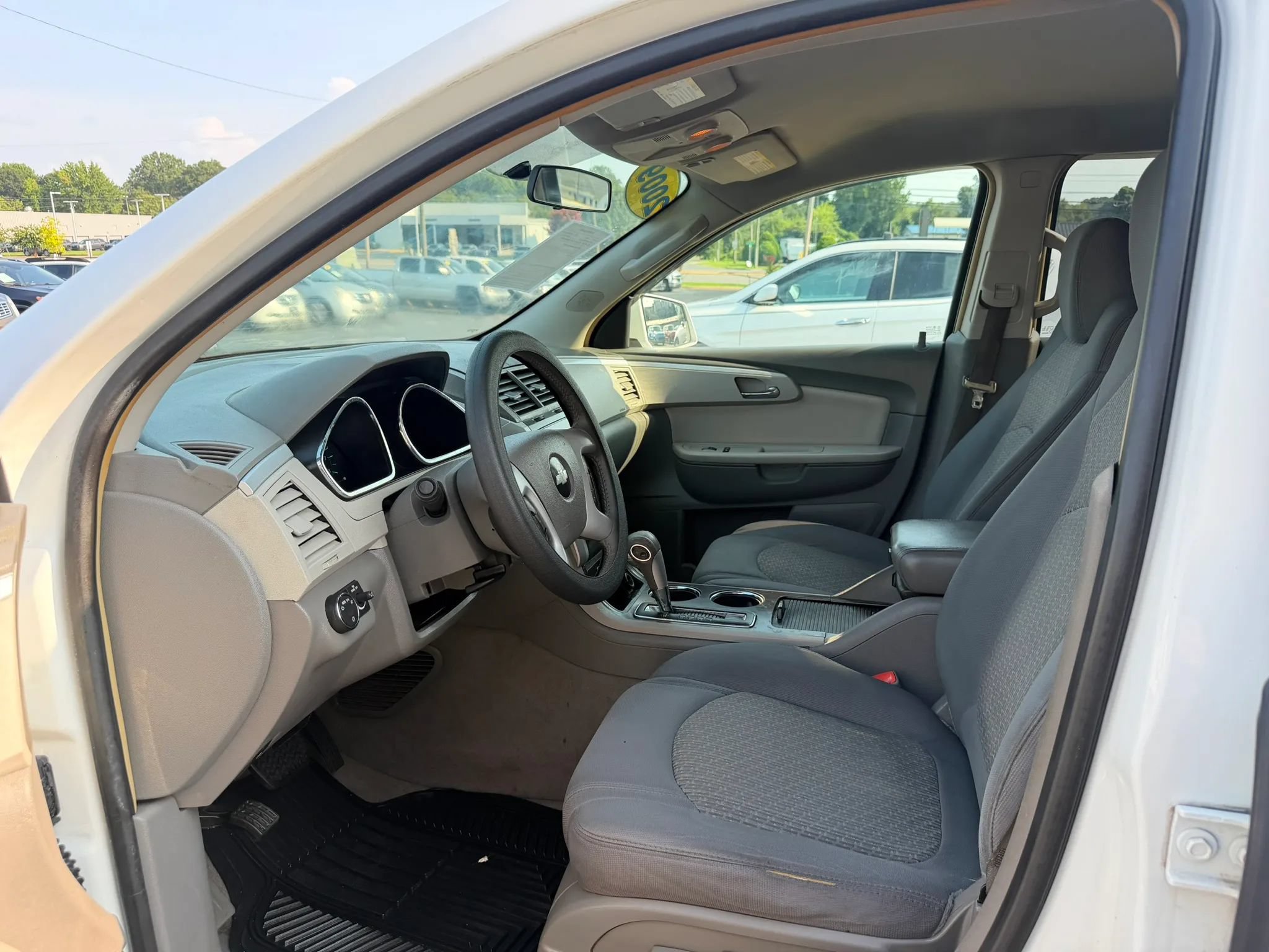 Used 2009 Chevrolet Traverse LT AWD/4WD image 9