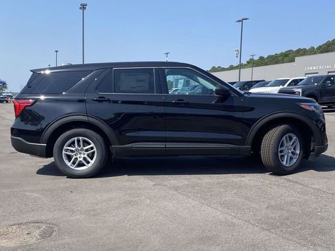 New 2026 Ford Explorer Active RWD image 2