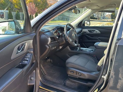 Used 2019 Chevrolet Traverse LT image 23
