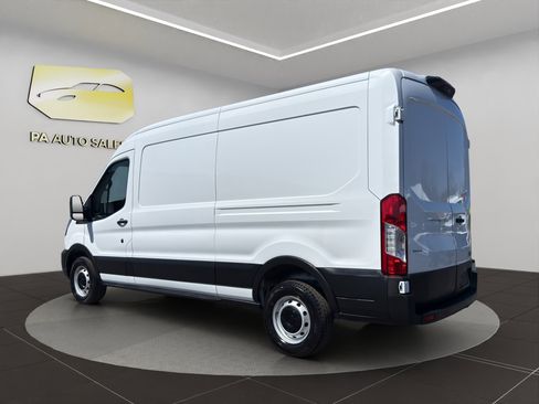 Used 2025 Ford Transit 250 148 Medium Roof image 4