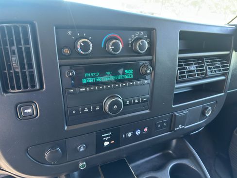Used 2020 Chevrolet Express 3500 LT w/ LT Preferred Equipment Group RWD image 20