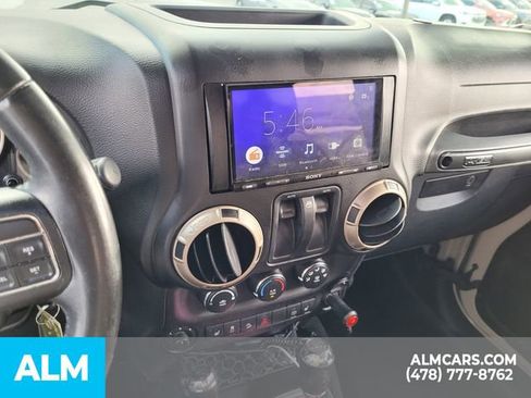 Used 2016 Jeep Wrangler Sahara image 19