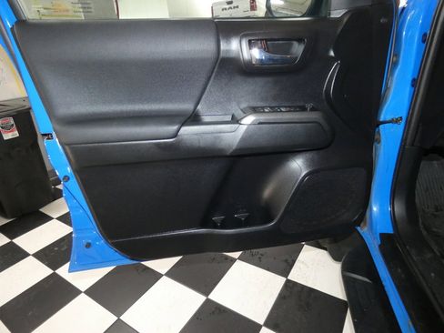 Used 2020 Toyota Tacoma 4x4 Double Cab image 22