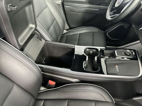 Used 2025 Buick Enclave Preferred image 15