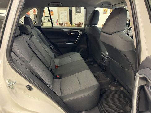 Used 2025 Toyota RAV4 XLE AWD/4WD image 23