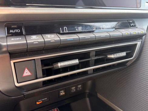 Used 2025 Toyota Camry SE FWD image 17