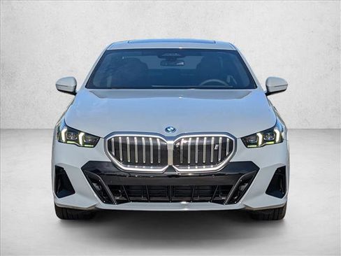 New 2026 BMW i5 eDrive40 w/ M Sport Package RWD image 6