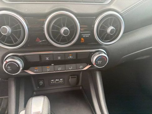 Used 2024 Nissan Sentra SV FWD image 19