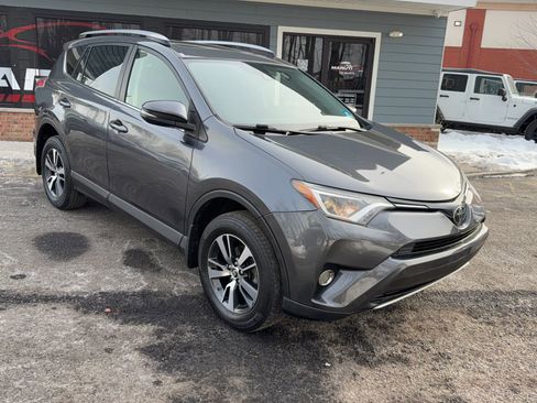 Used 2018 Toyota RAV4 XLE image 3