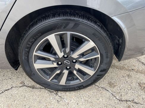 Used 2025 Nissan Versa SV image 29