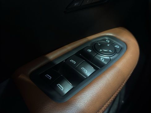 Used 2024 Cadillac XT5 Sportv image 35