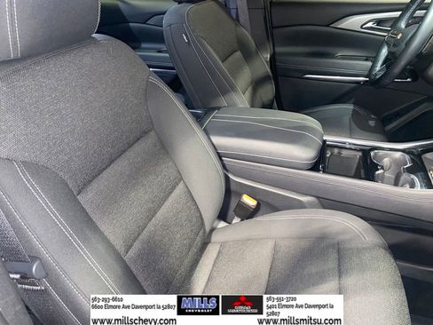 Used 2024 Chevrolet Traverse LT image 18