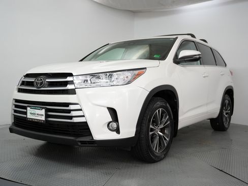 Used 2018 Toyota Highlander Plus image 3