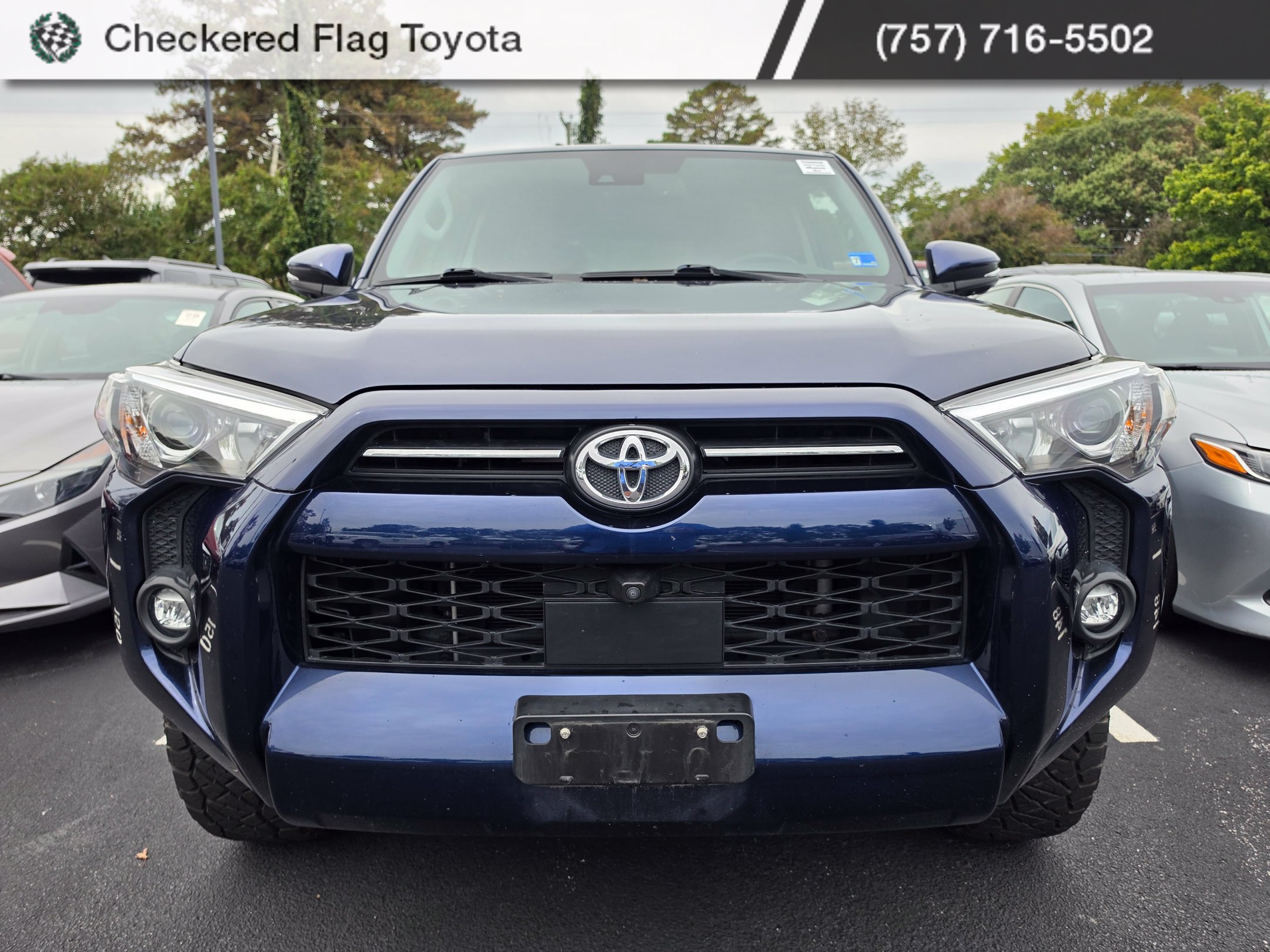 Used 2022 Toyota 4Runner SR5 Premium w/ Moonroof Package AWD/4WD image 2